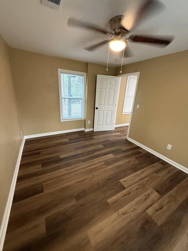 Building Photo - 91 Munson Dr