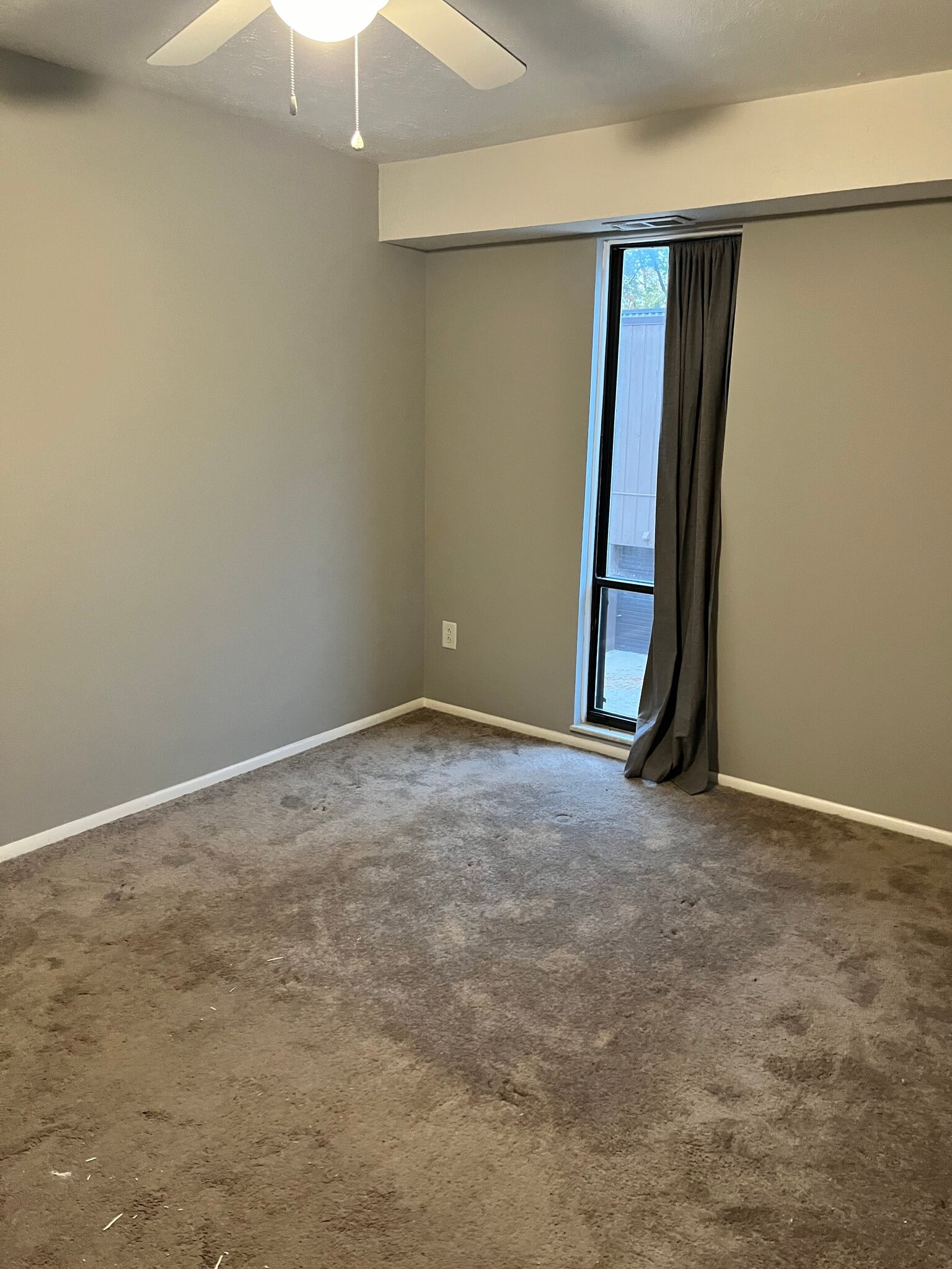 Building Photo - 33803 Electric Blvd