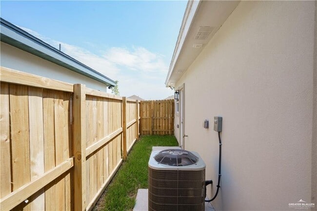 Building Photo - 32 Puffin Ave