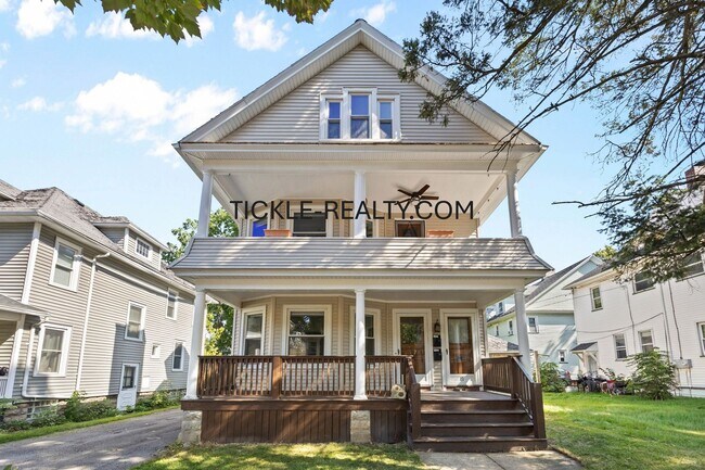 Building Photo - 15-17 Roosevelt St