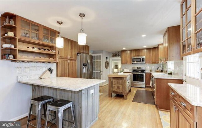 Building Photo - 9525 Whetstone Dr