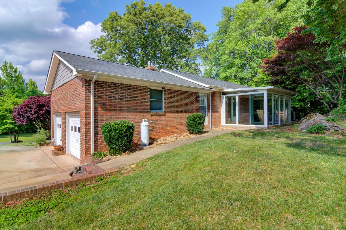 Building Photo - 1588 Providence Church Rd
