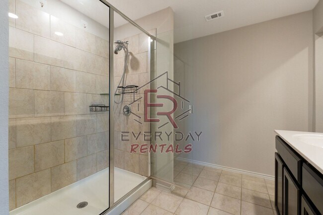 Building Photo - 3 bedroom 2 bath in Yowell Ranch