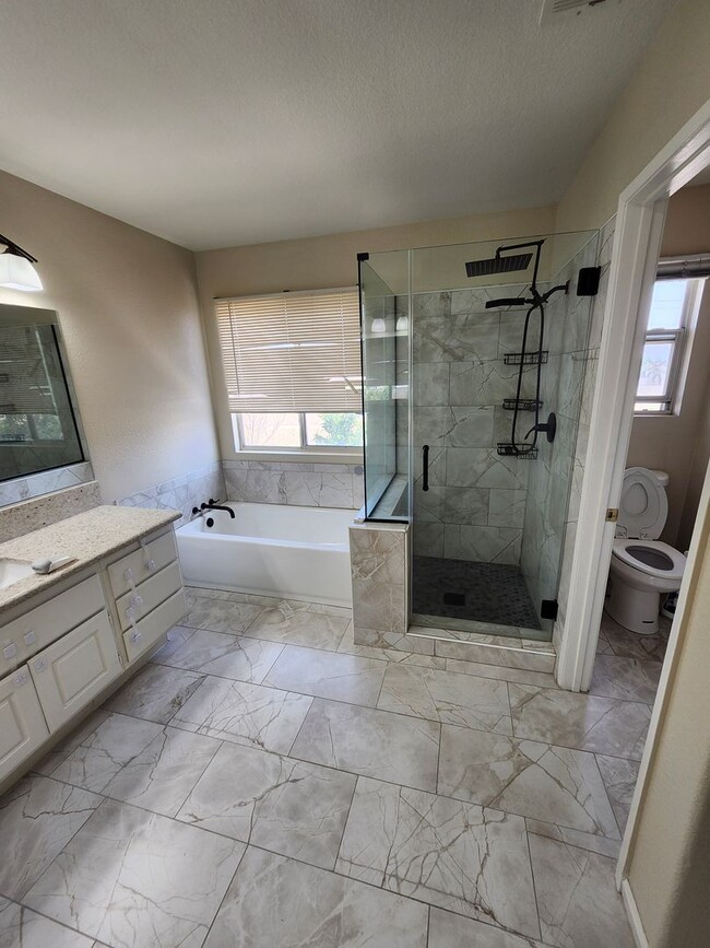 Building Photo - Beautiful 5 Bedroom House fully remodeled....