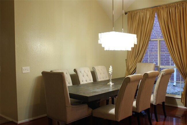 Building Photo - 3917 Glenwyck Dr