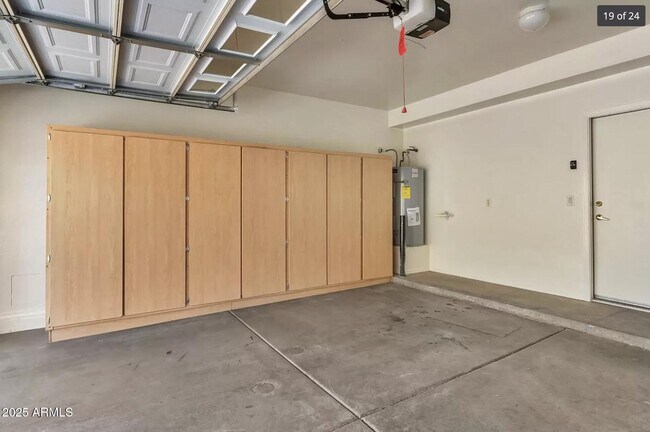 Building Photo - 315 W Mountain Sage Dr