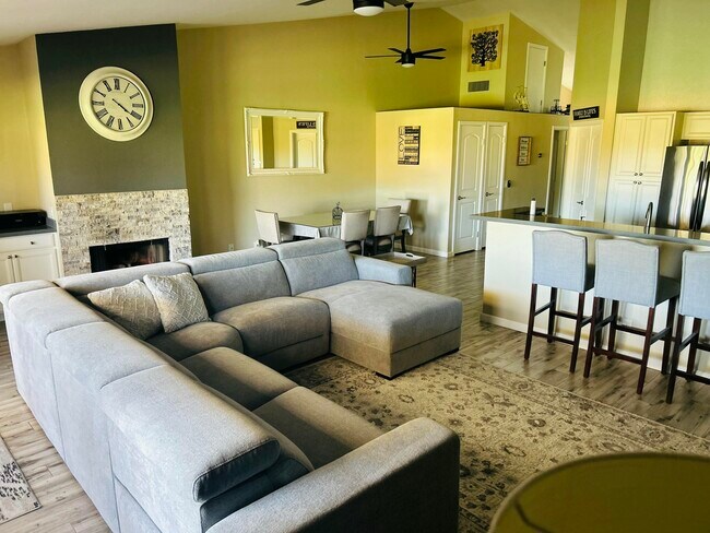 Building Photo - 41120 Woodhaven Dr E