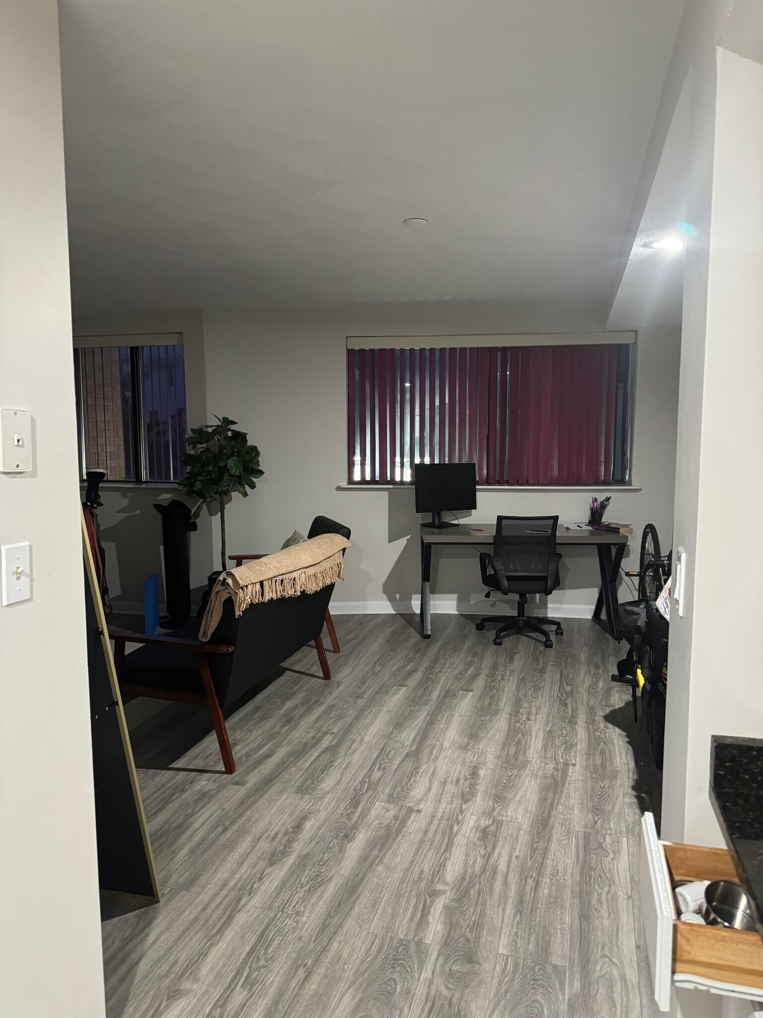 Building Photo - 205 Ferry St