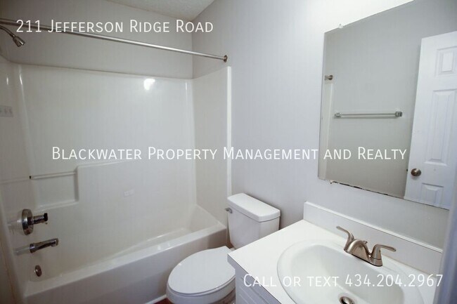 Building Photo - 211 Jefferson Ridge Rd