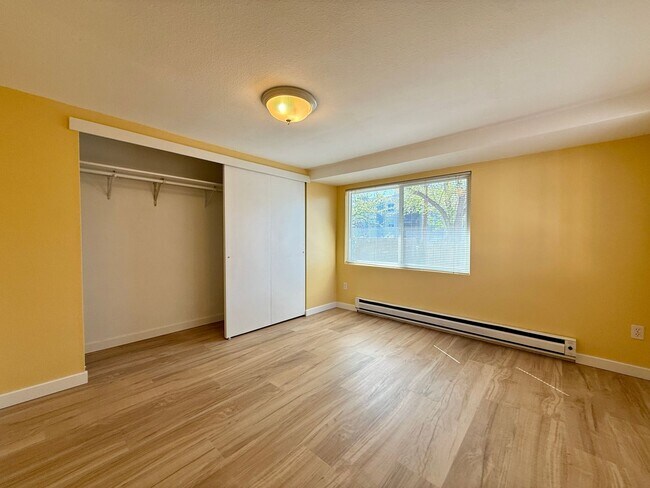 Building Photo - 909 Ouray Ave