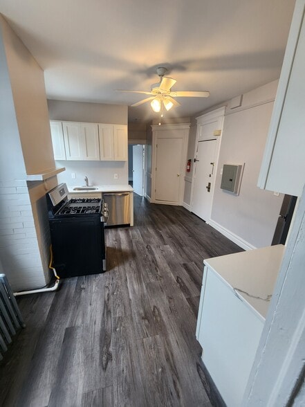 Building Photo - 7 Woodland Ave