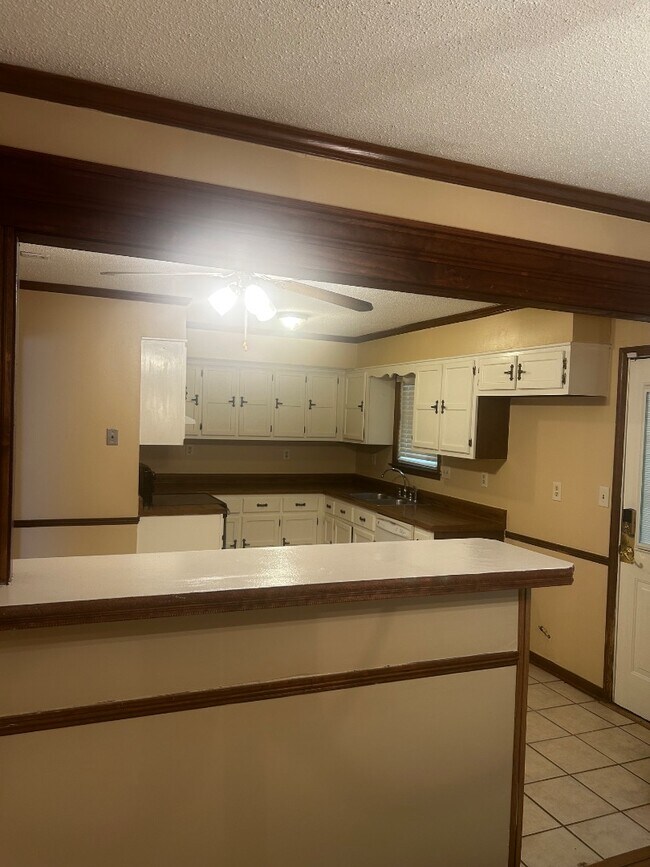 Building Photo - 500 Bedlington Dr