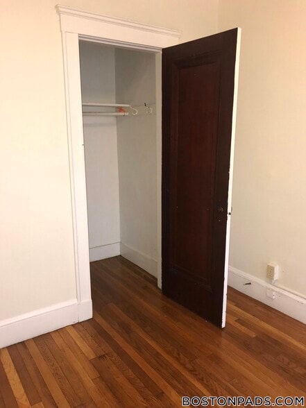 Building Photo - 53 Fellsway W