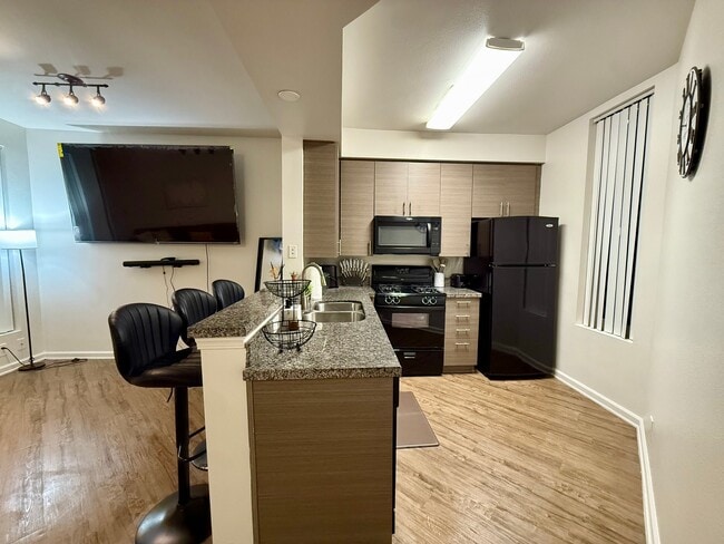 Building Photo - 13603 Marina Pointe Dr