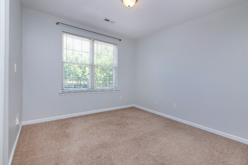 Building Photo - 8348 Chaceview Ct