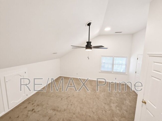 Building Photo - 413 Saddle Ct