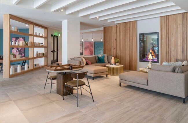 Building Photo - 8080 Essex Point Cir