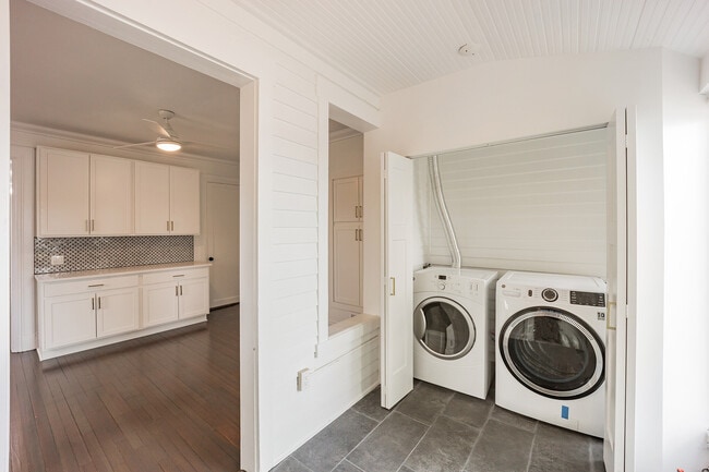 Building Photo - 62 Shrewsbury Ave