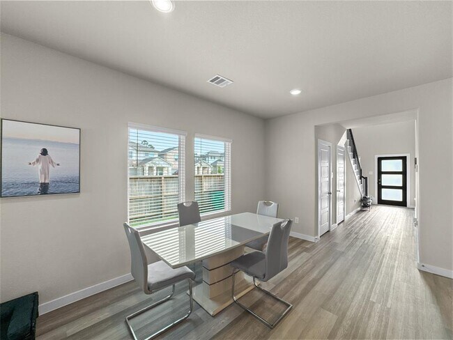 Building Photo - 18602 Etta Pnes Cir