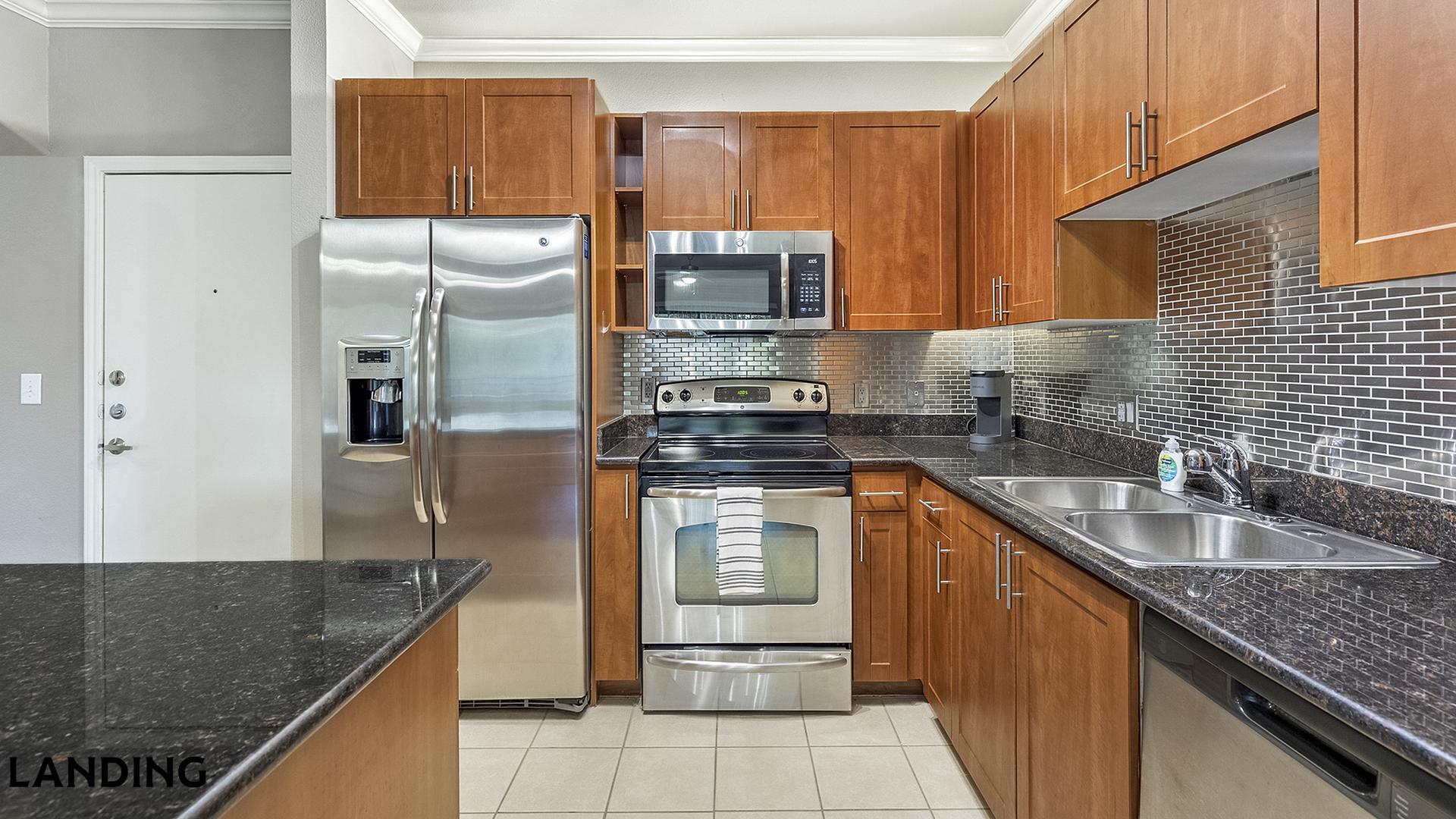 Building Photo - 15777 Quorum Dr