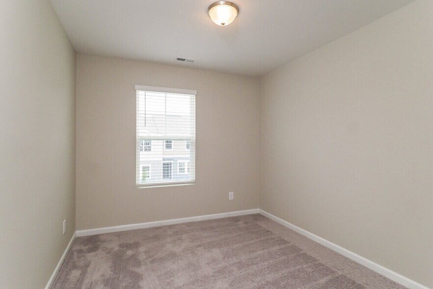 Building Photo - 332 Stone Arbor Wy