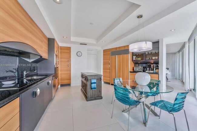 Building Photo - 19955 NE 38th Ct