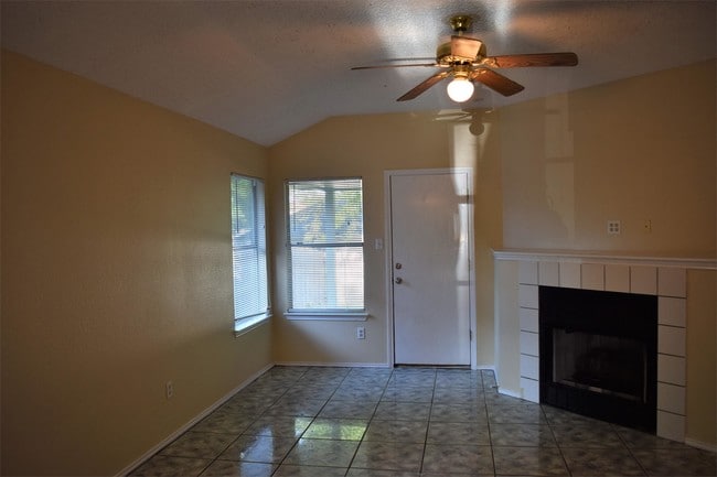 Building Photo - 8133 Tockington Way