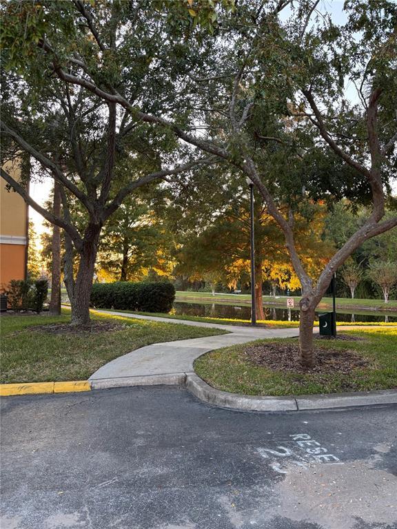 Building Photo - 5463 Vineland Rd