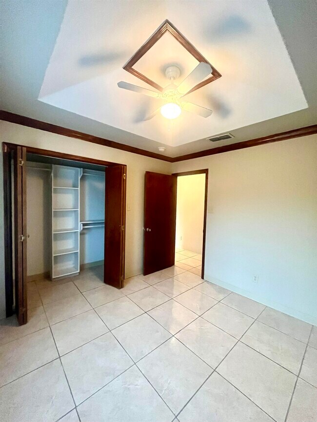 Building Photo - 2704 San Agustin Ave