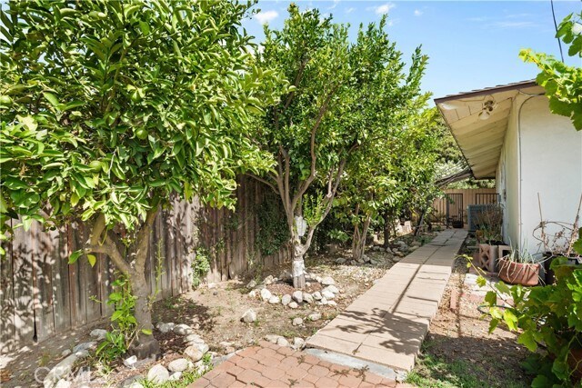 Building Photo - 702 Scripps Dr