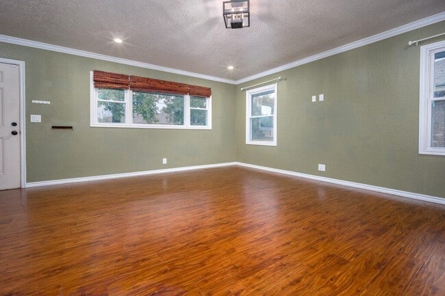 Building Photo - 3700 N Land Ave