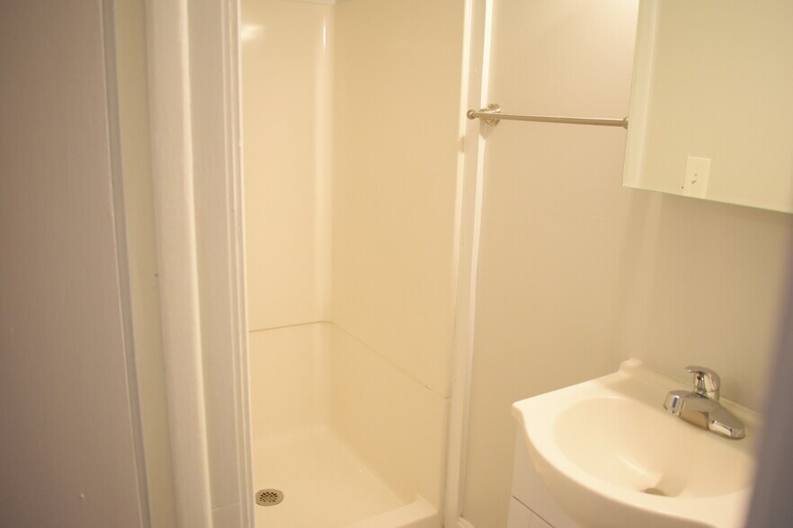 Building Photo - 2103 Pender Ave