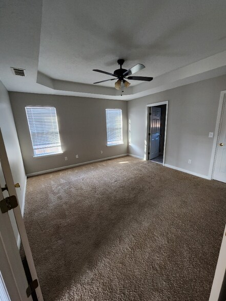 Building Photo - 713 Cannock Loop