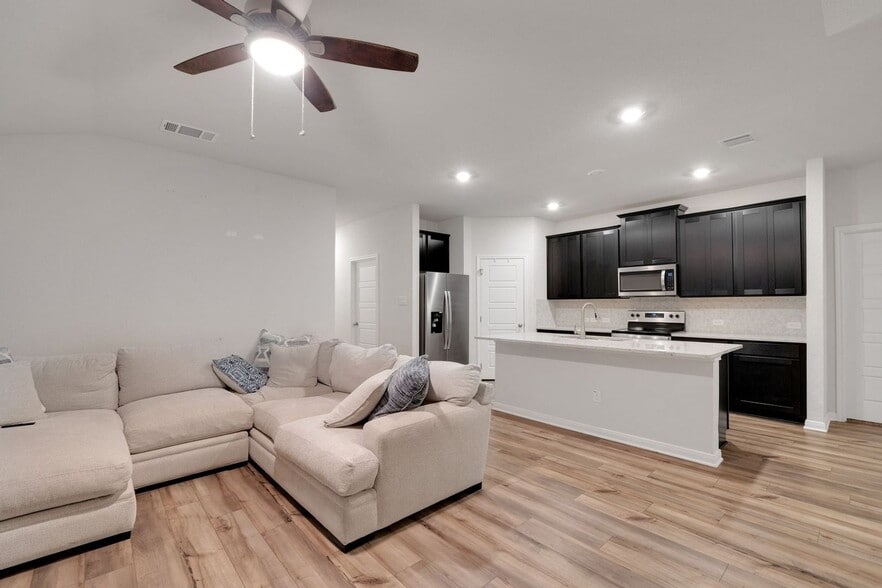 Building Photo - 3025 Charyn Wy