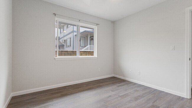 Building Photo - Move-In Ready 2BR/1BA in Waimalu, Aiea – Minutes from Pearl Harbor & Pearlridge