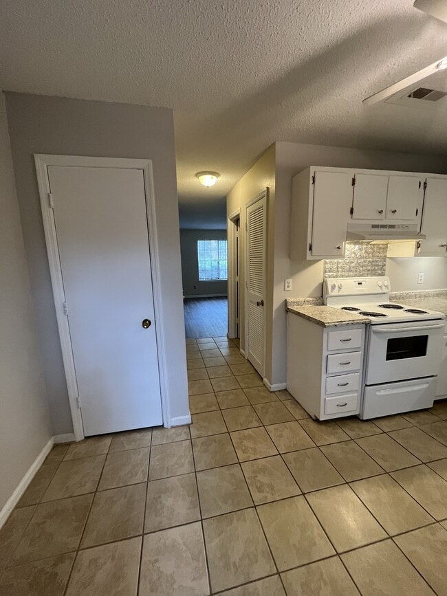 Building Photo - 111 Timber Ln