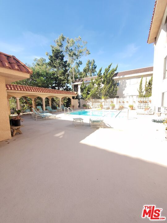 Building Photo - 6199 Canterbury Dr