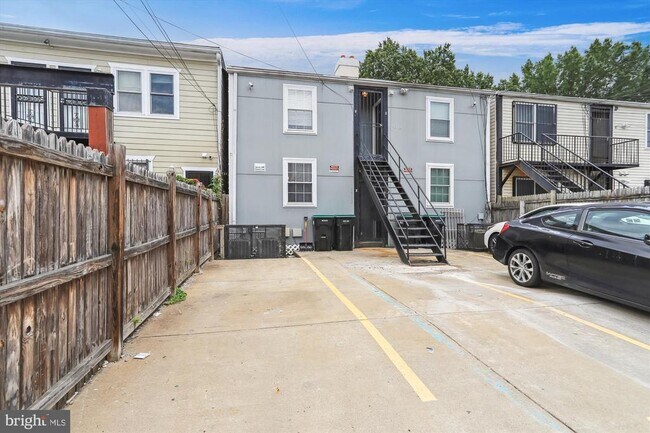 Building Photo - 1712 West Virginia Ave NE