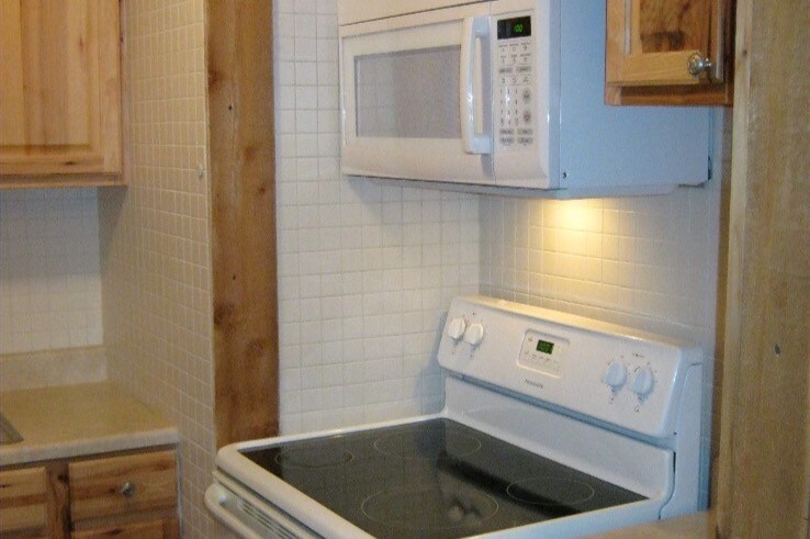 Building Photo - 11850 Edgewater Dr