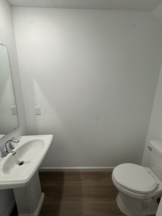 Building Photo - Brand New 3 Bed | 2.5 Bath Townhome – Mode...