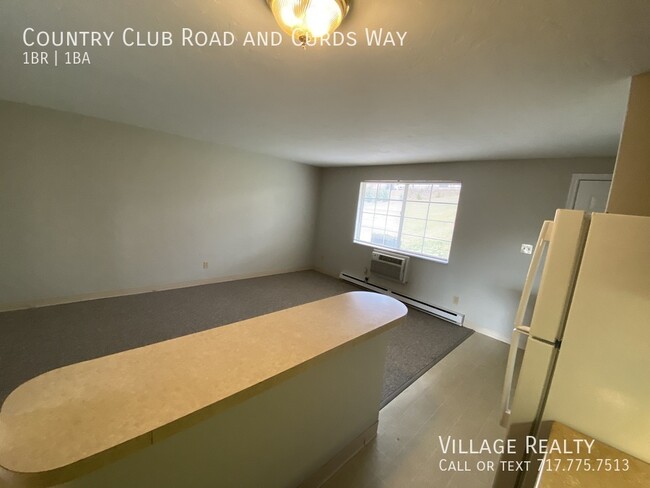 Building Photo - 681 Country Club Rd