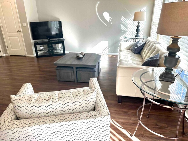 Building Photo - 12810 Roosevelt Ln