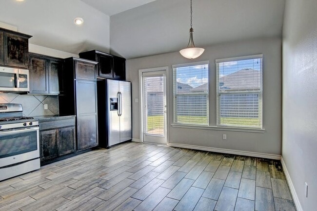 Building Photo - 3021 Cantabria St