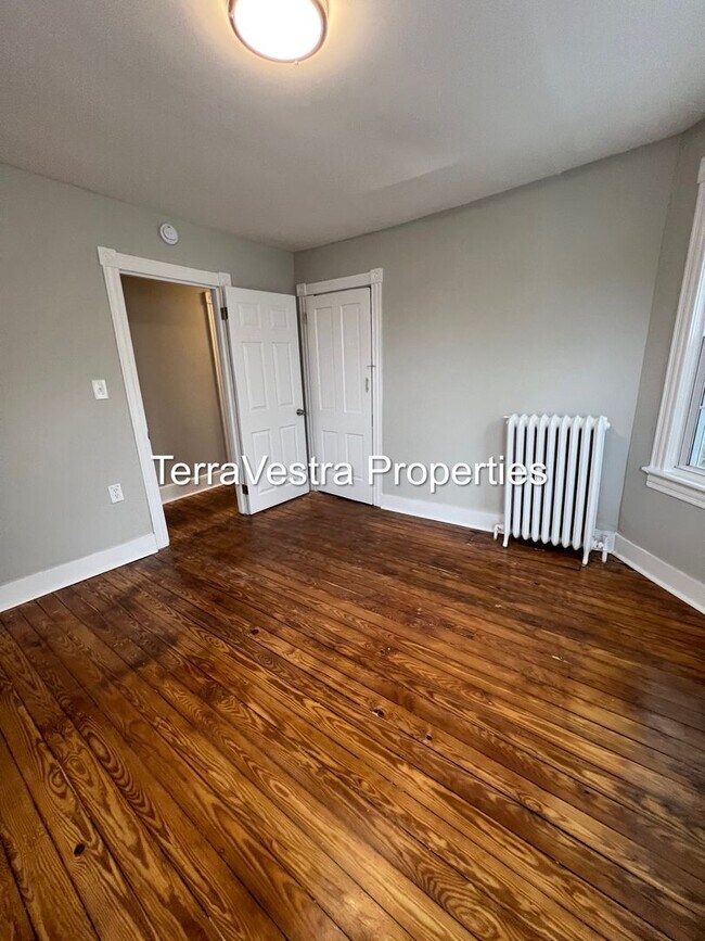 Building Photo - 4 Bed in Millville! Eligible for $500 Security Deposit.