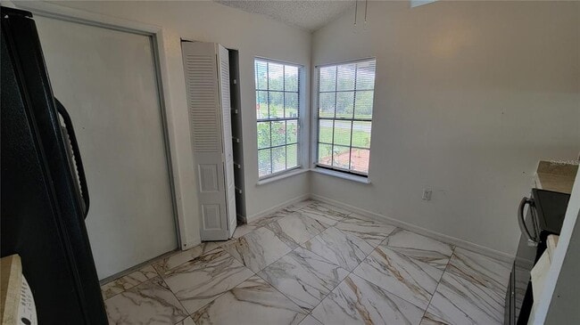Building Photo - 3048 Bonkirk Dr