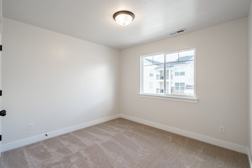 Building Photo - 4207 W 1850 N