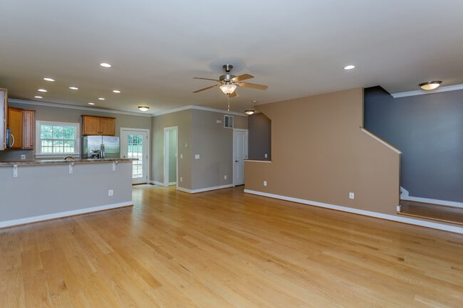 Building Photo - 154 Brookwood Dr