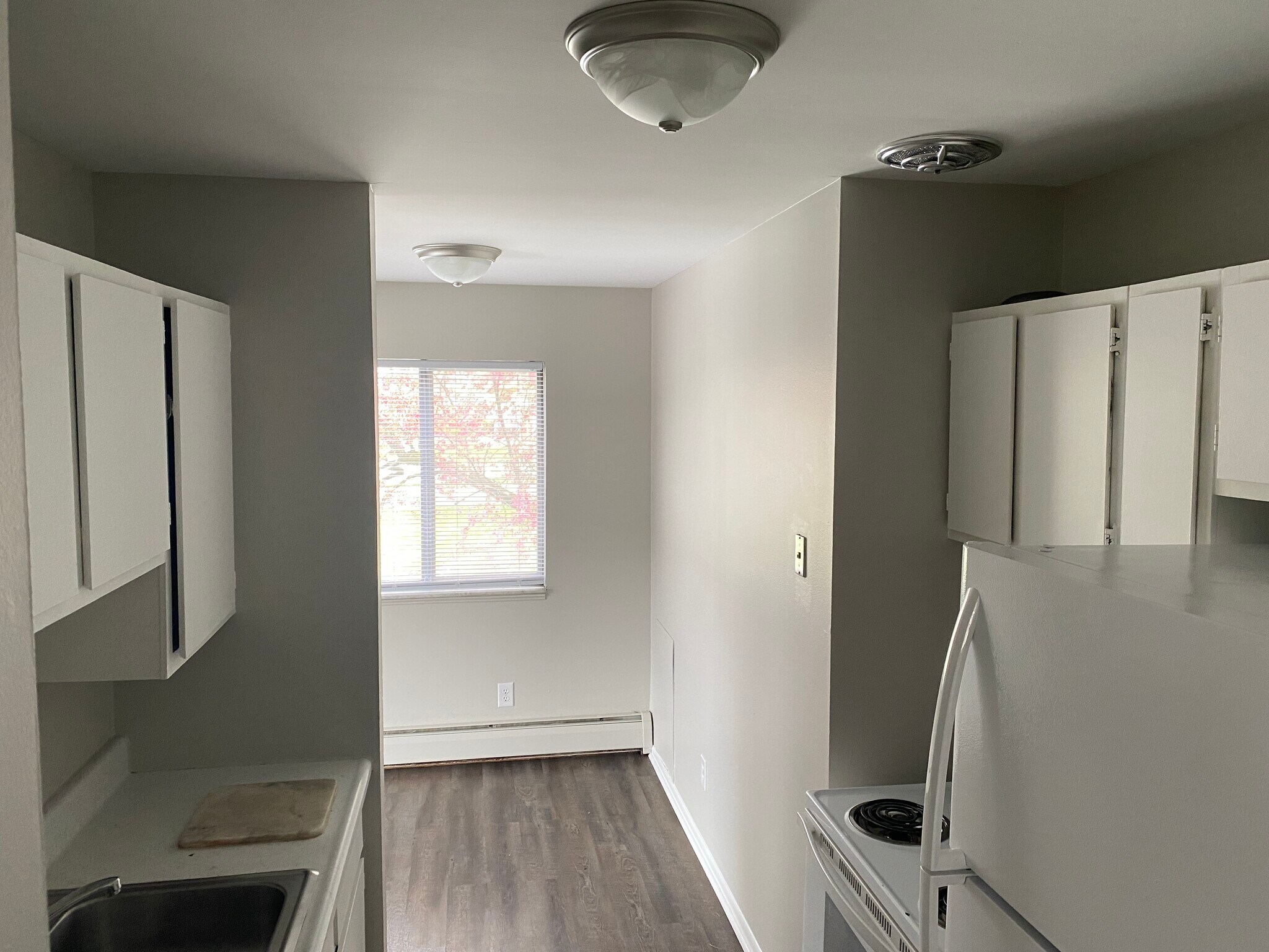 Building Photo - 229 Collingwood Dr