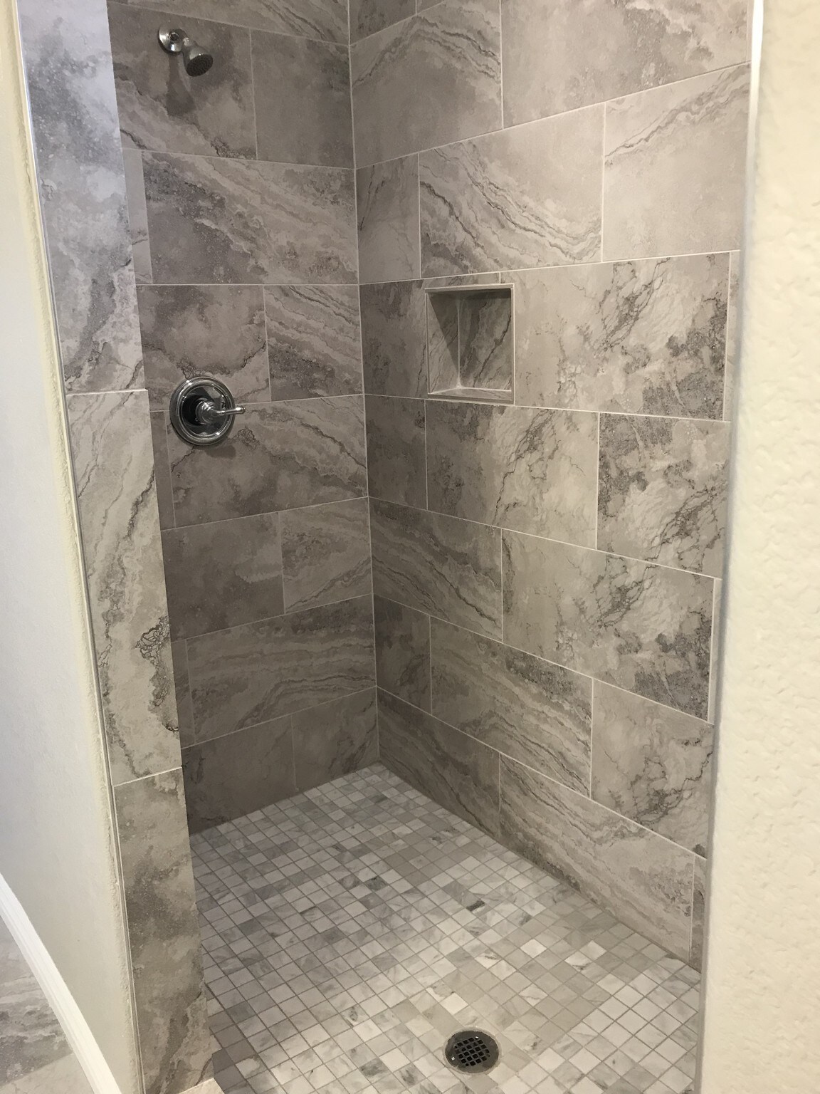 Building Photo - 6849 N Campbell Rd