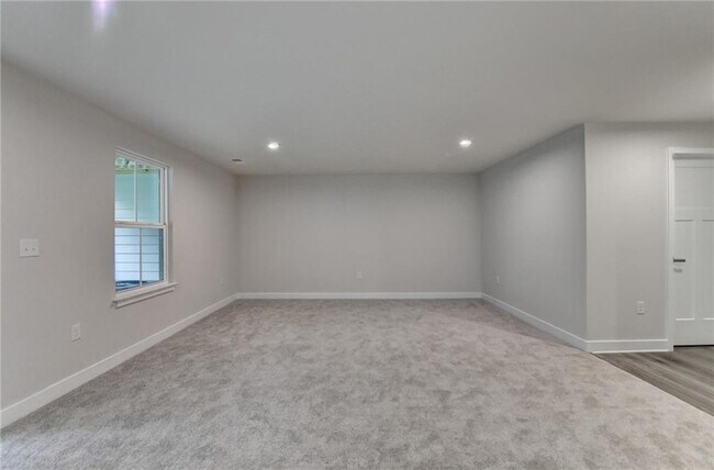 Building Photo - 953 Woods Chapel Rd